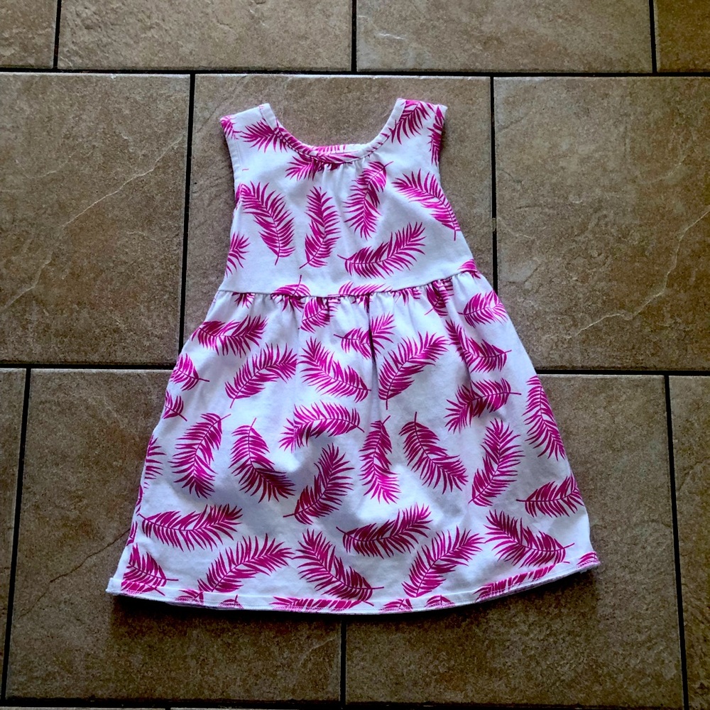 Girls White Dress with Pink Feathers (Excellent Condition)
